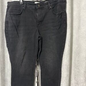 Wonderly Mid Rise Skinny Crop